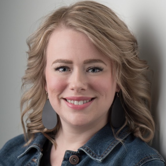 Meet your Posher, Jennifer - Picture 1 of 1